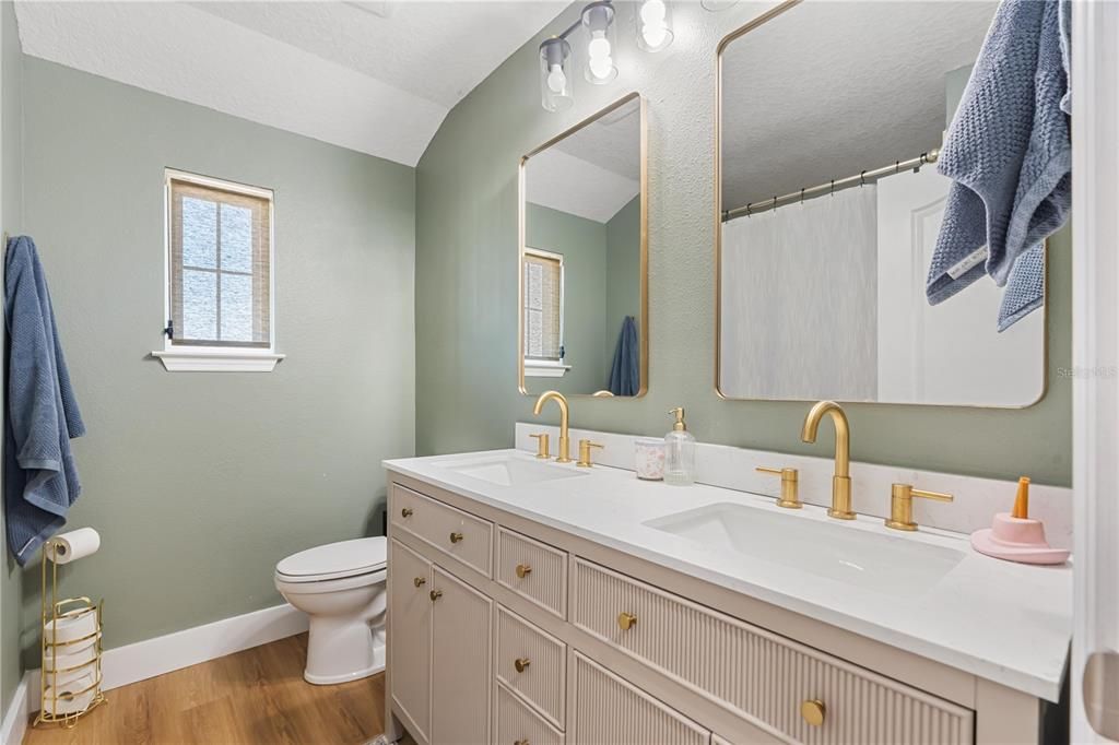 En Venta: $595,000 (5 camas, 3 baños, 3040 Pies cuadrados)