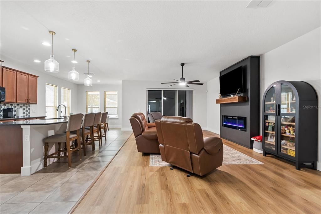 En Venta: $595,000 (5 camas, 3 baños, 3040 Pies cuadrados)