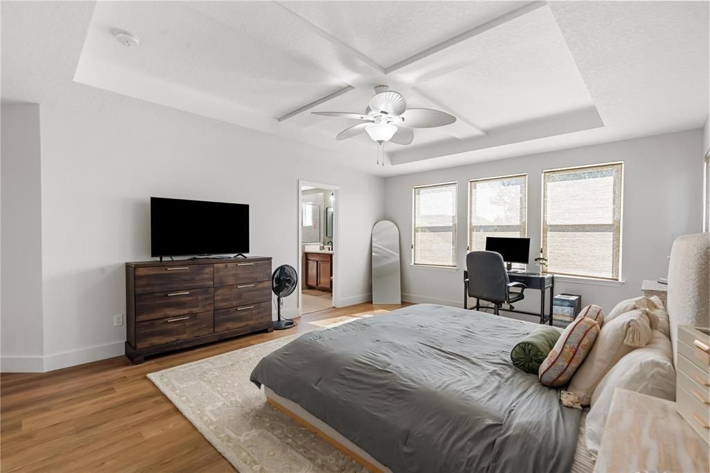 En Venta: $595,000 (5 camas, 3 baños, 3040 Pies cuadrados)