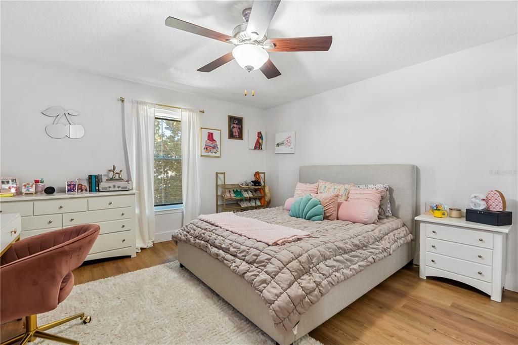 En Venta: $595,000 (5 camas, 3 baños, 3040 Pies cuadrados)