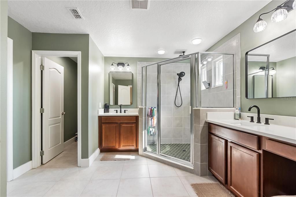 En Venta: $595,000 (5 camas, 3 baños, 3040 Pies cuadrados)