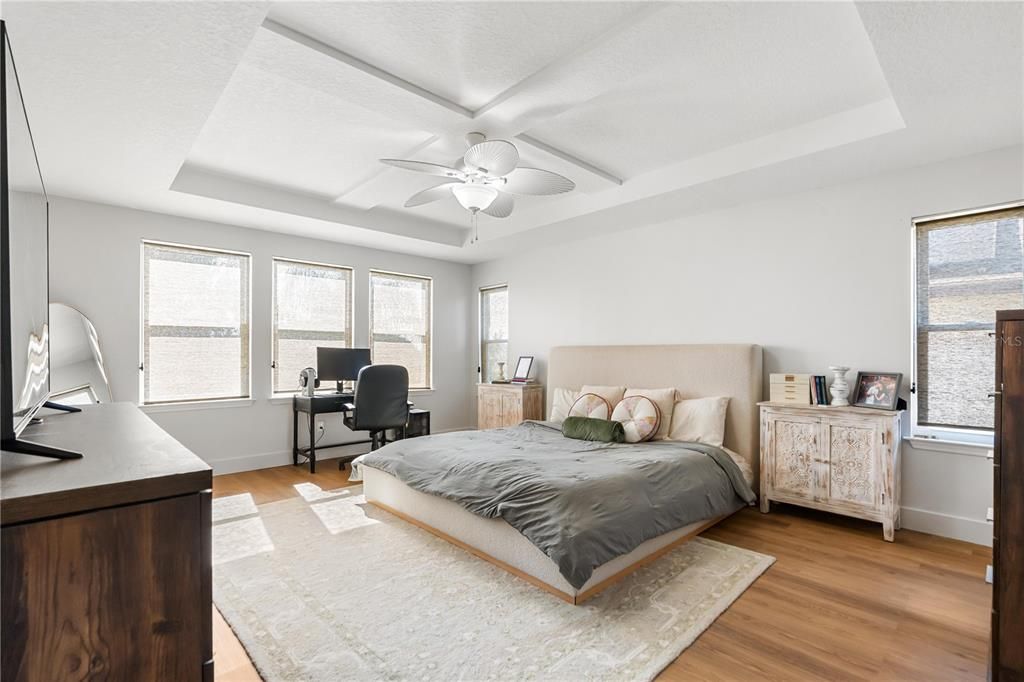 En Venta: $595,000 (5 camas, 3 baños, 3040 Pies cuadrados)