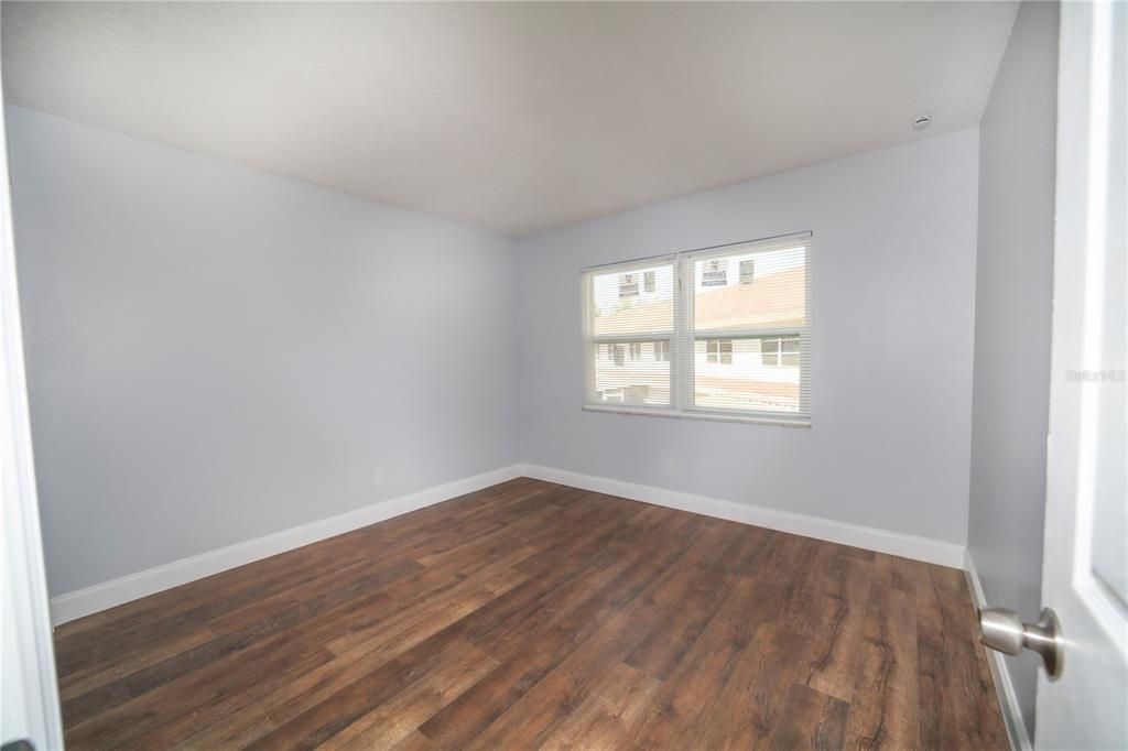 待售: $249,900 (4 贝兹, 2 浴室, 1368 平方英尺)