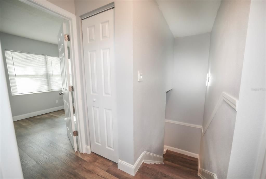 待售: $249,900 (4 贝兹, 2 浴室, 1368 平方英尺)