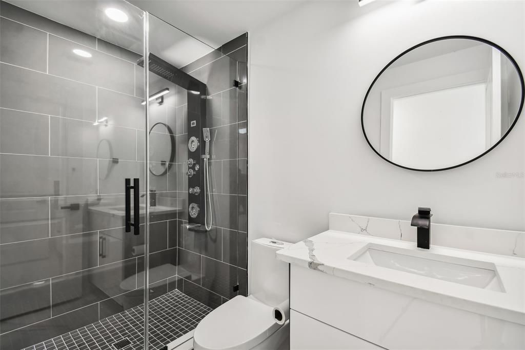 For Rent: $5,500 (3 beds, 3 baths, 1595 Square Feet)