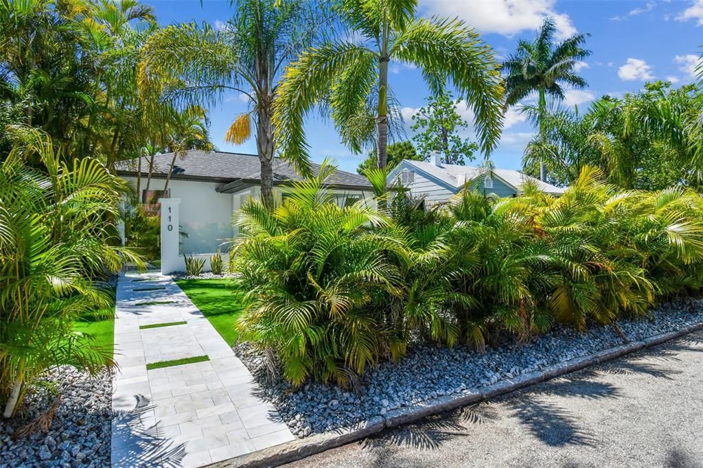 For Rent: $5,500 (3 beds, 3 baths, 1595 Square Feet)