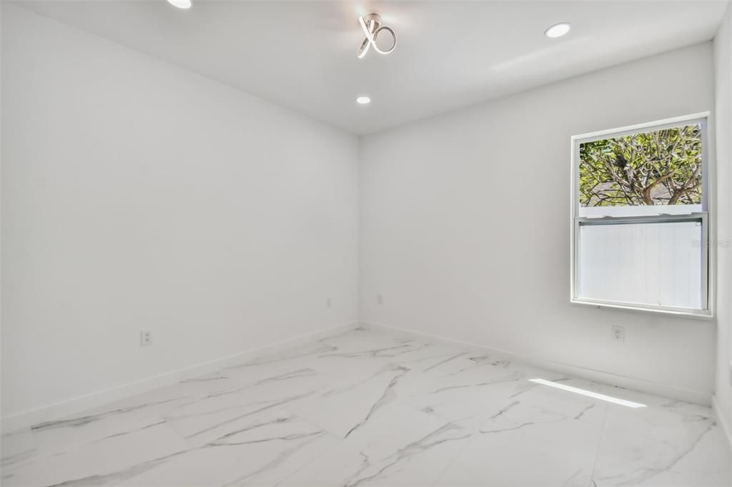 For Rent: $5,500 (3 beds, 3 baths, 1595 Square Feet)