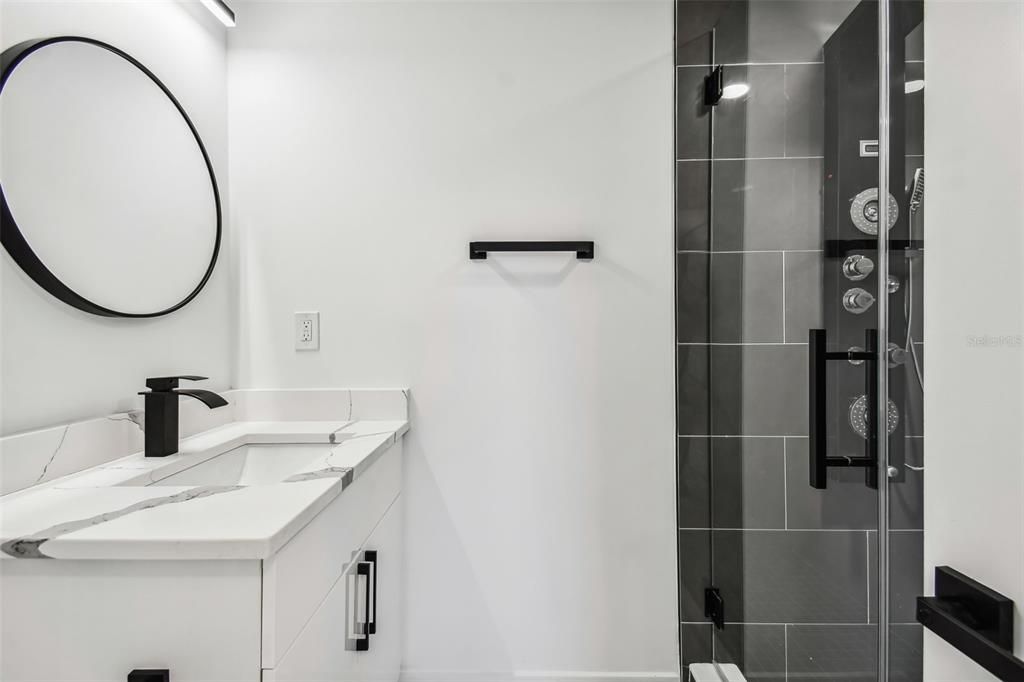 For Rent: $5,500 (3 beds, 3 baths, 1595 Square Feet)