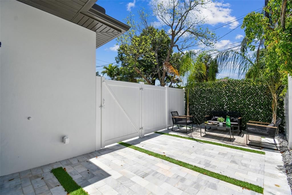 For Rent: $5,500 (3 beds, 3 baths, 1595 Square Feet)