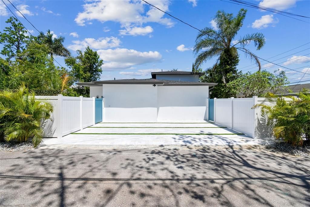 For Rent: $5,500 (3 beds, 3 baths, 1595 Square Feet)