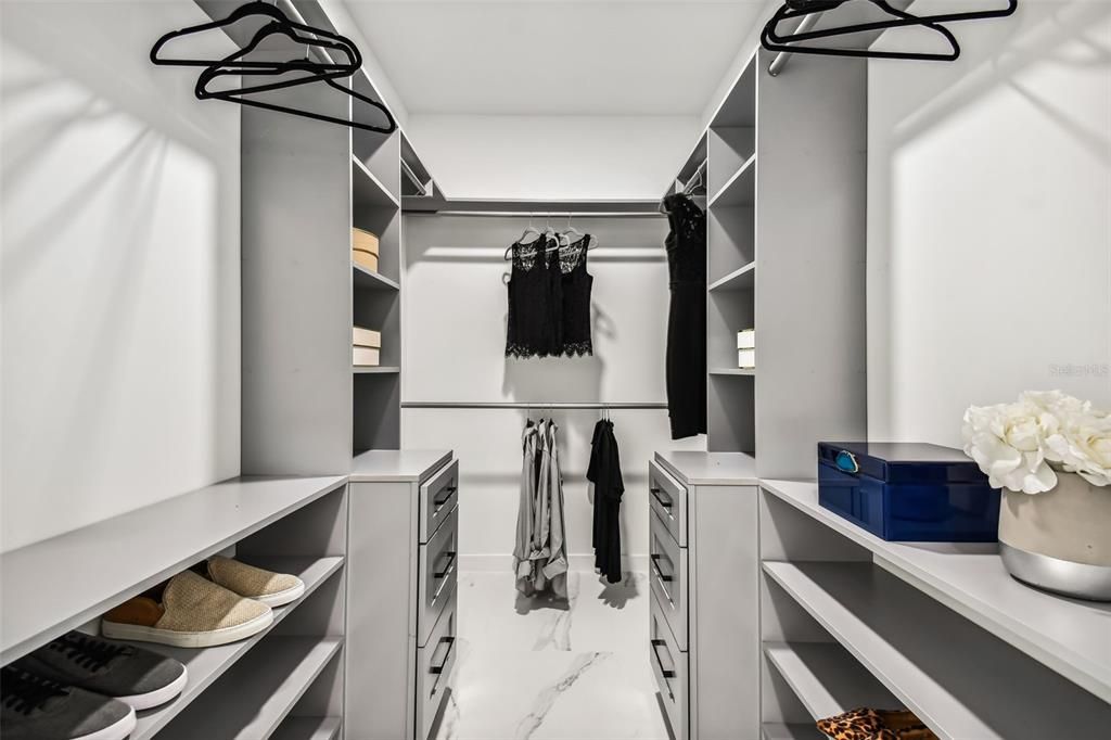 For Rent: $5,500 (3 beds, 3 baths, 1595 Square Feet)