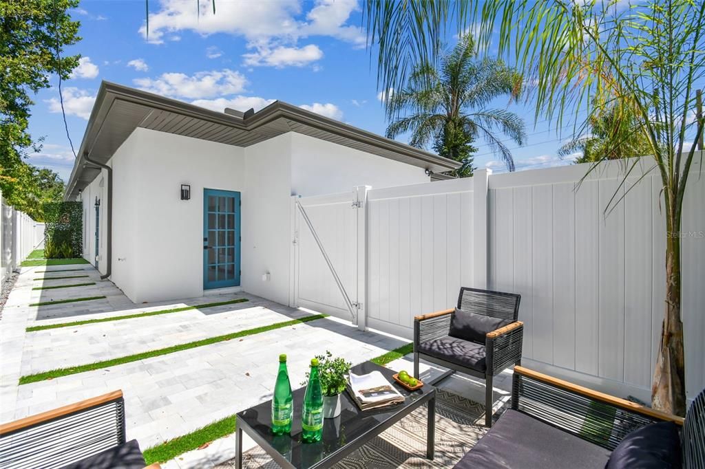 For Rent: $5,500 (3 beds, 3 baths, 1595 Square Feet)