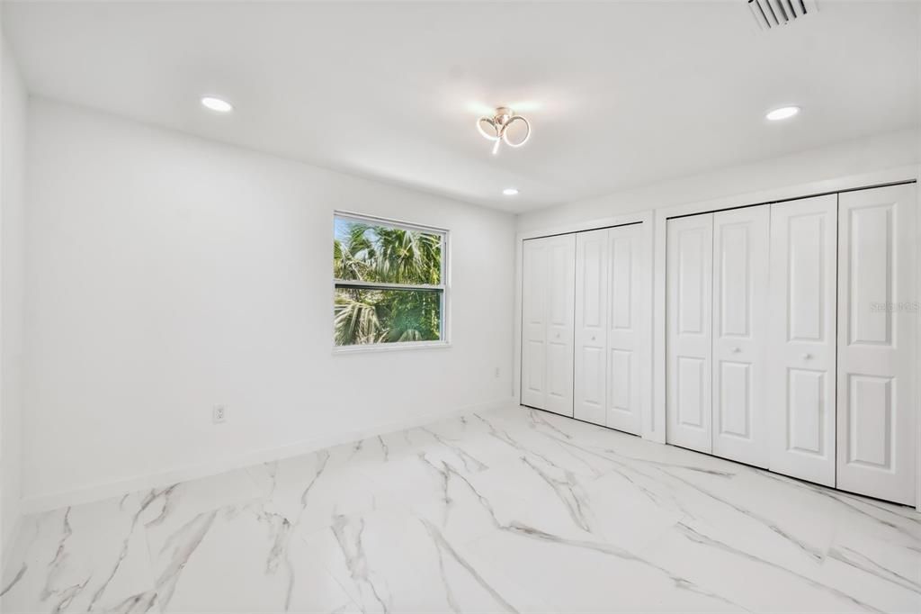 For Rent: $5,500 (3 beds, 3 baths, 1595 Square Feet)