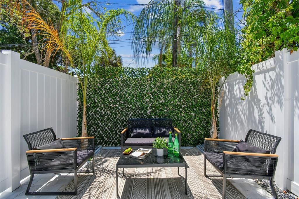 For Rent: $5,500 (3 beds, 3 baths, 1595 Square Feet)