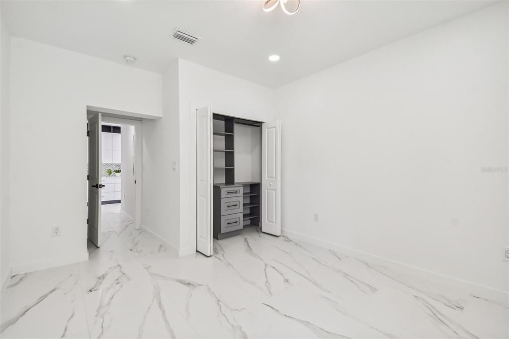 For Rent: $5,500 (3 beds, 3 baths, 1595 Square Feet)