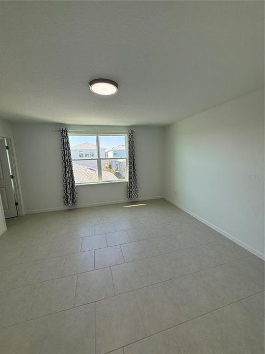 出租: $2,690 (3 贝兹, 2 浴室, 1896 平方英尺)