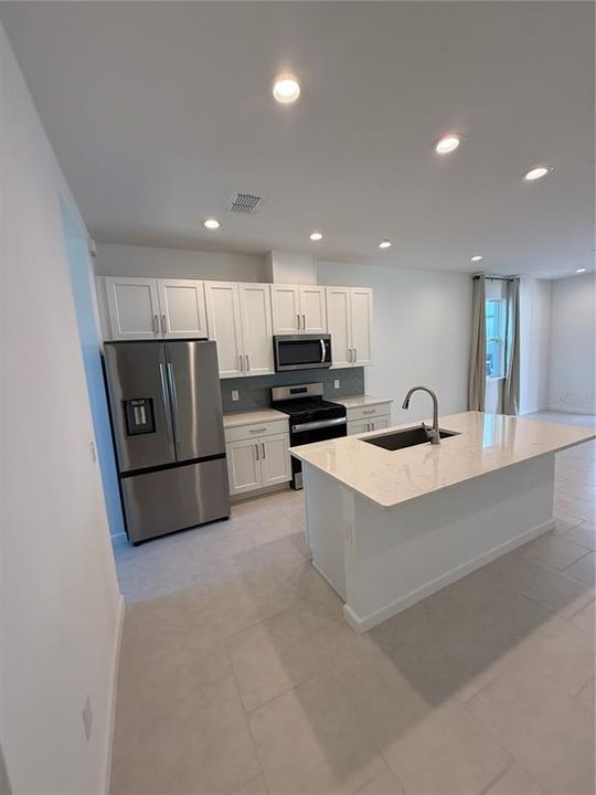 出租: $2,690 (3 贝兹, 2 浴室, 1896 平方英尺)