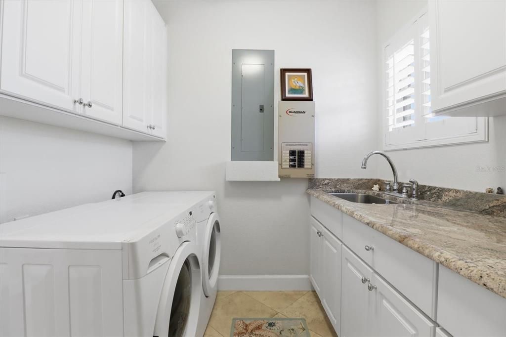 На продажу: $800,000 (3 спален, 2 ванн, 2088 Квадратных фут)