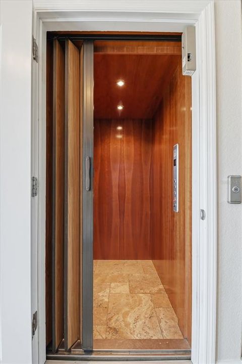 На продажу: $800,000 (3 спален, 2 ванн, 2088 Квадратных фут)