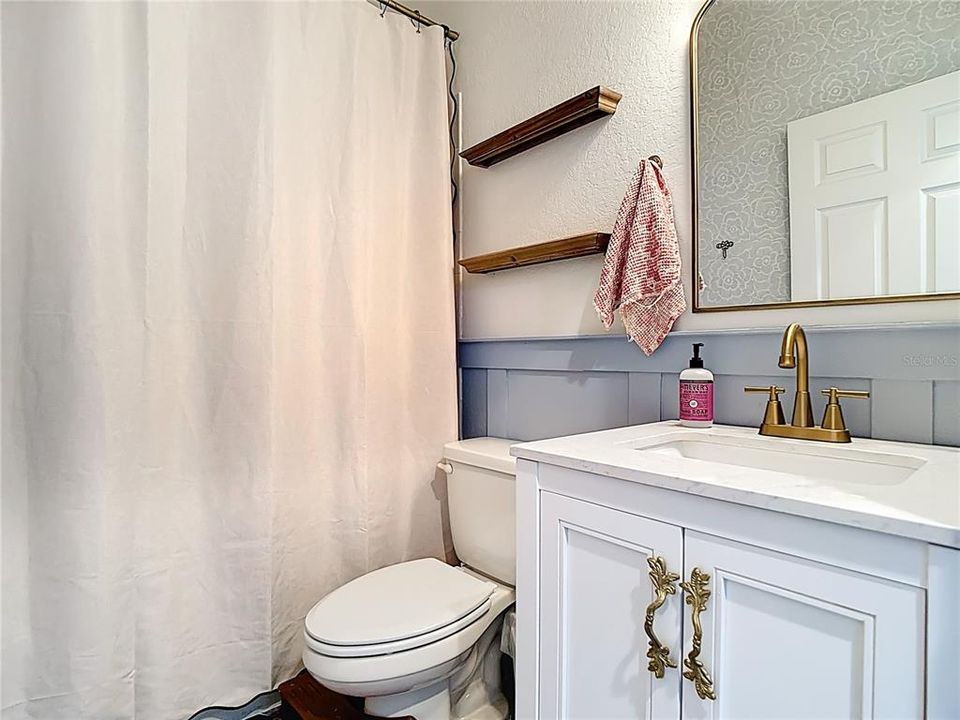 For Sale: $309,900 (3 beds, 2 baths, 1252 Square Feet)