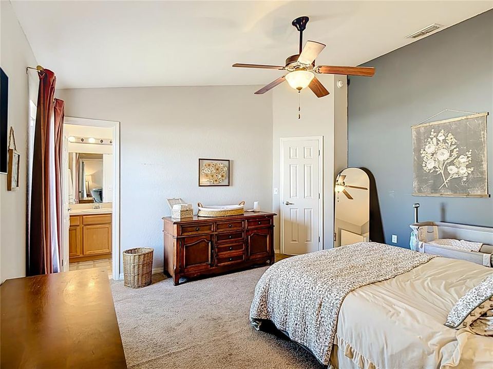 For Sale: $309,900 (3 beds, 2 baths, 1252 Square Feet)