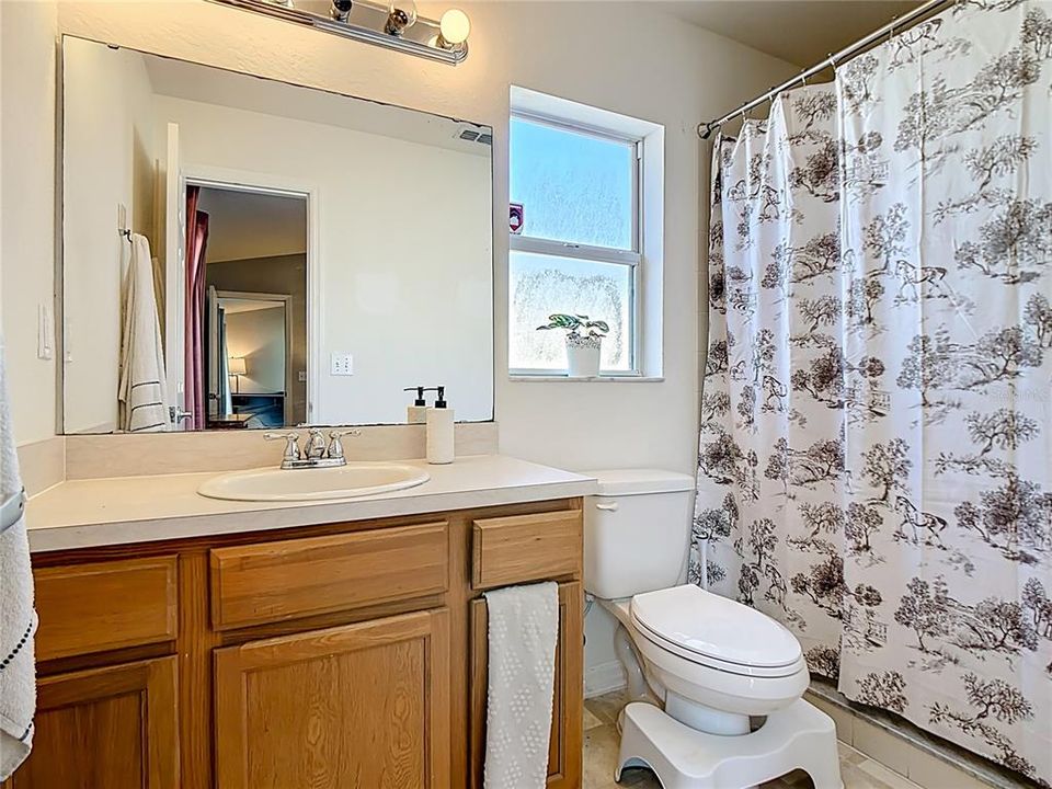 For Sale: $309,900 (3 beds, 2 baths, 1252 Square Feet)