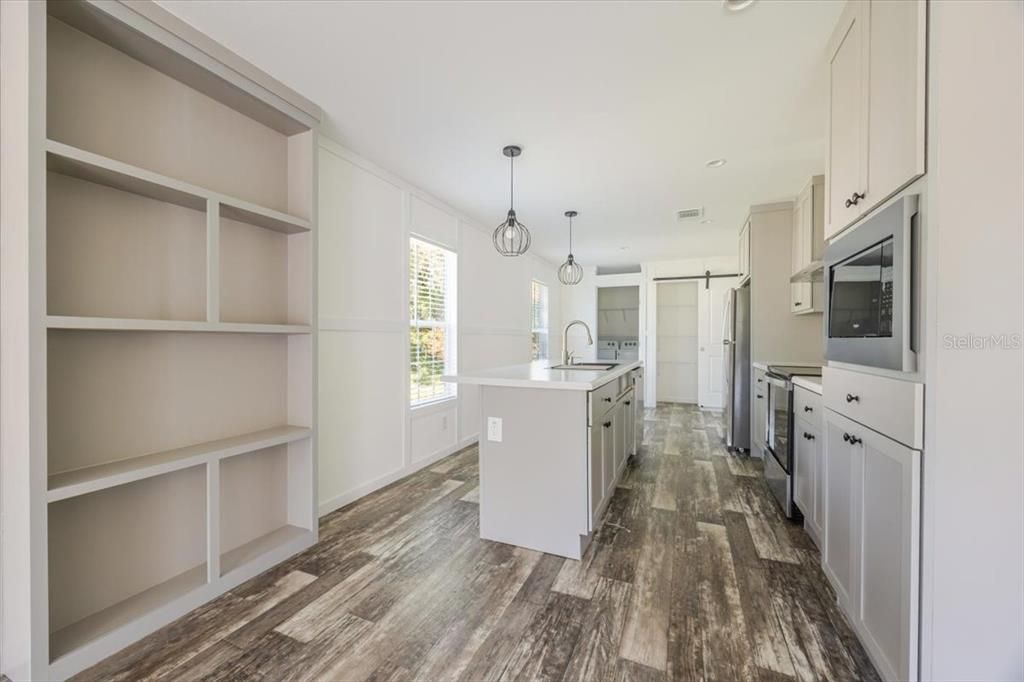 For Rent: $1,850 (3 beds, 2 baths, 1027 Square Feet)