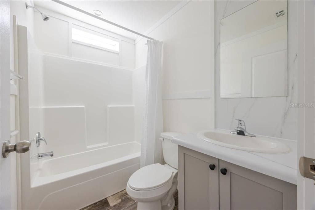 For Rent: $1,850 (3 beds, 2 baths, 1027 Square Feet)