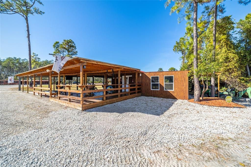 На продажу: $2,500,000 (2 спален, 2 ванн, 1155 Квадратных фут)