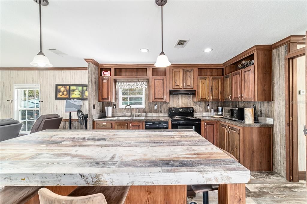 На продажу: $2,500,000 (2 спален, 2 ванн, 1155 Квадратных фут)