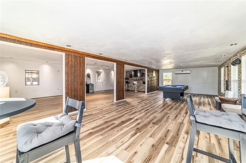 На продажу: $2,500,000 (2 спален, 2 ванн, 1155 Квадратных фут)