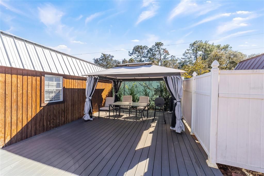 На продажу: $2,500,000 (2 спален, 2 ванн, 1155 Квадратных фут)