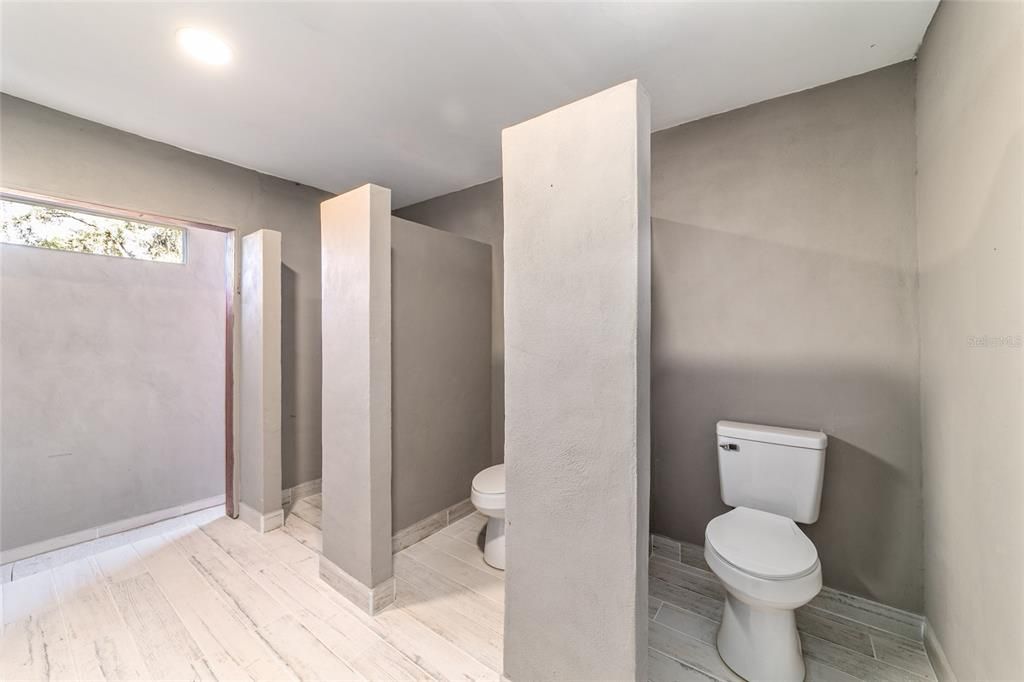 На продажу: $2,500,000 (2 спален, 2 ванн, 1155 Квадратных фут)