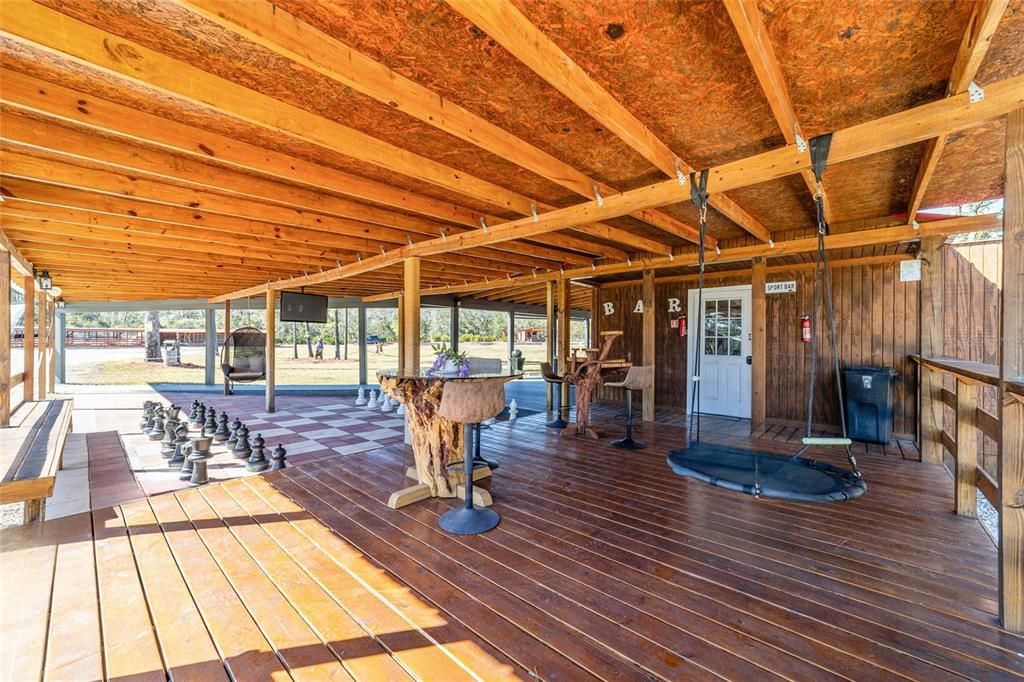 На продажу: $2,500,000 (2 спален, 2 ванн, 1155 Квадратных фут)