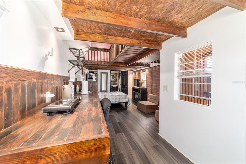 На продажу: $2,500,000 (2 спален, 2 ванн, 1155 Квадратных фут)