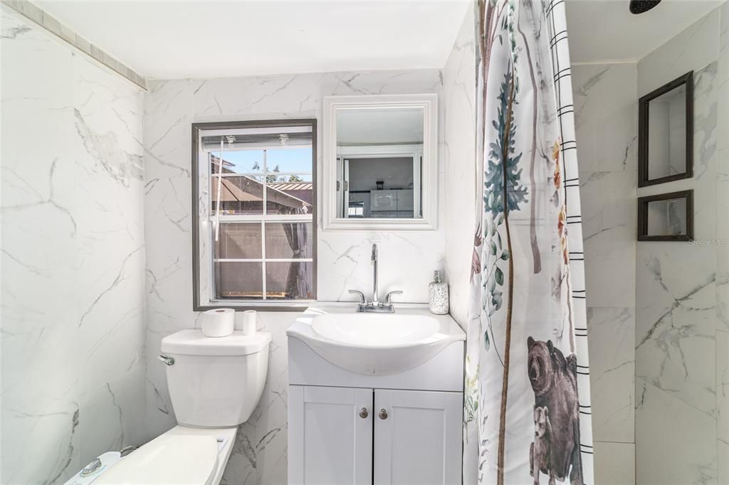 На продажу: $2,500,000 (2 спален, 2 ванн, 1155 Квадратных фут)