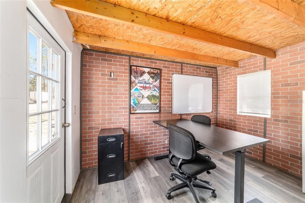 На продажу: $2,500,000 (2 спален, 2 ванн, 1155 Квадратных фут)