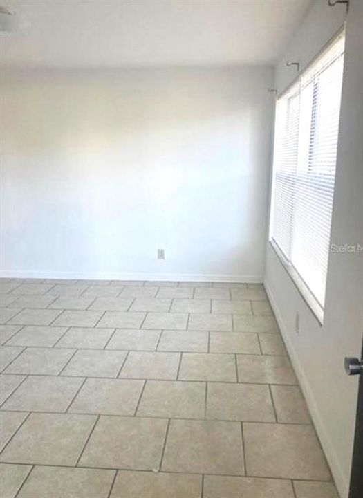 For Sale: $149,000 (1 beds, 1 baths, 560 Square Feet)