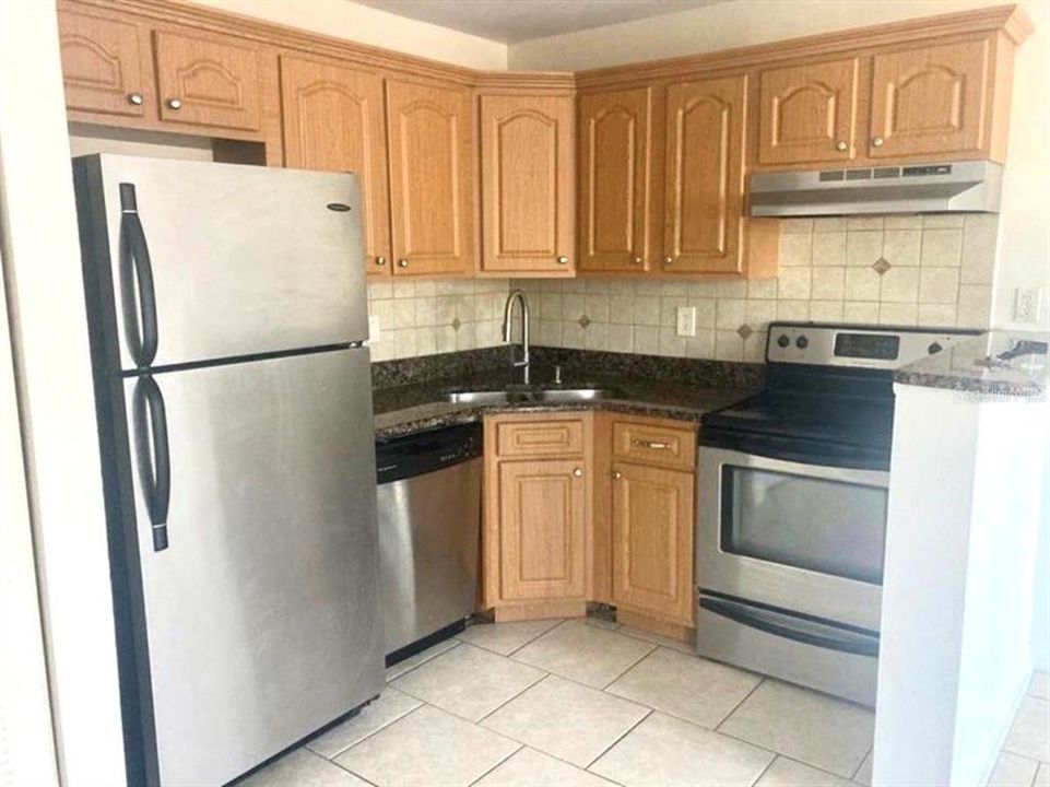 For Sale: $149,000 (1 beds, 1 baths, 560 Square Feet)