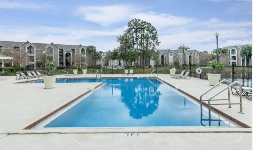 For Sale: $149,000 (1 beds, 1 baths, 560 Square Feet)