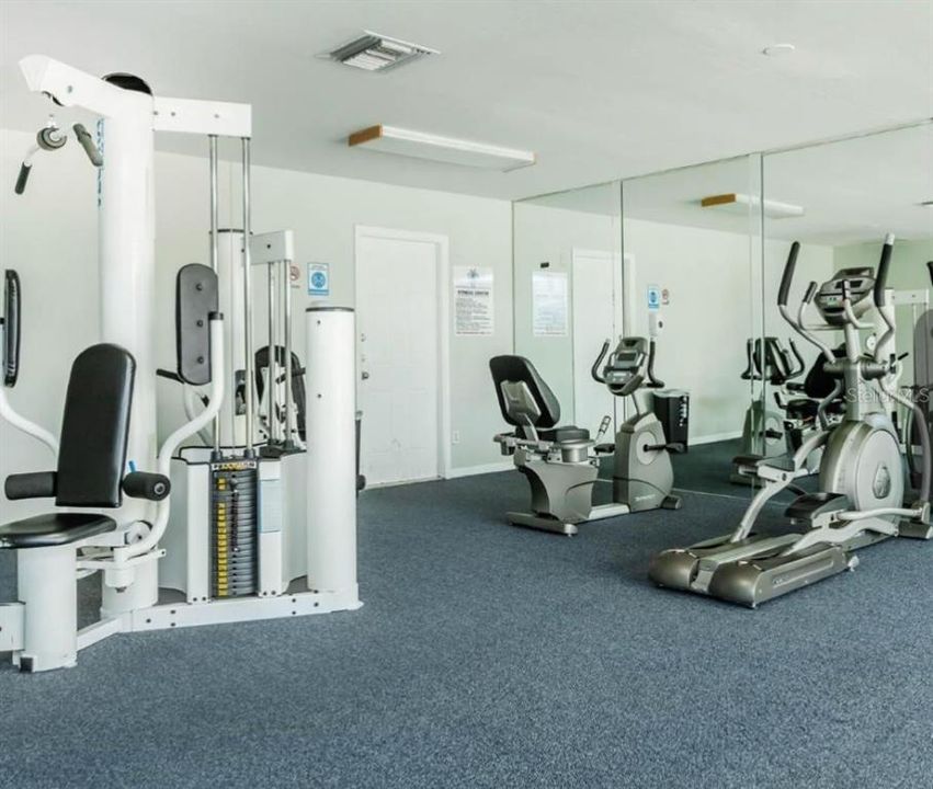 For Sale: $149,000 (1 beds, 1 baths, 560 Square Feet)