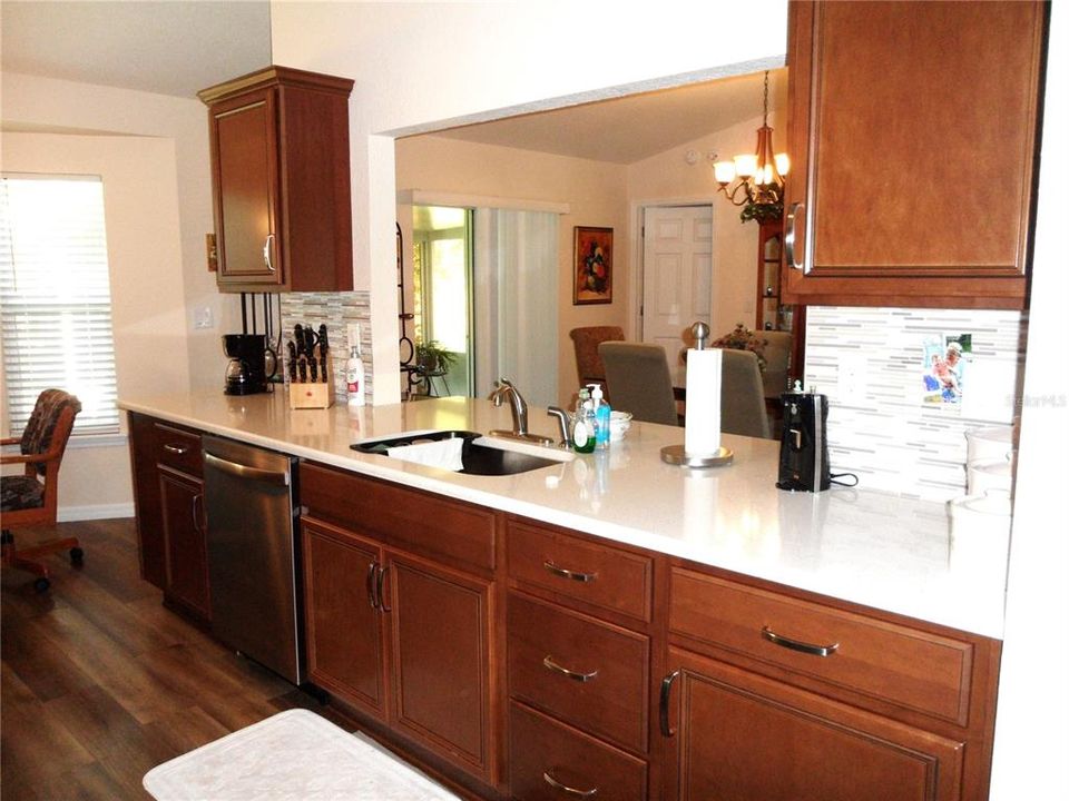 待售: $334,900 (3 贝兹, 2 浴室, 1693 平方英尺)