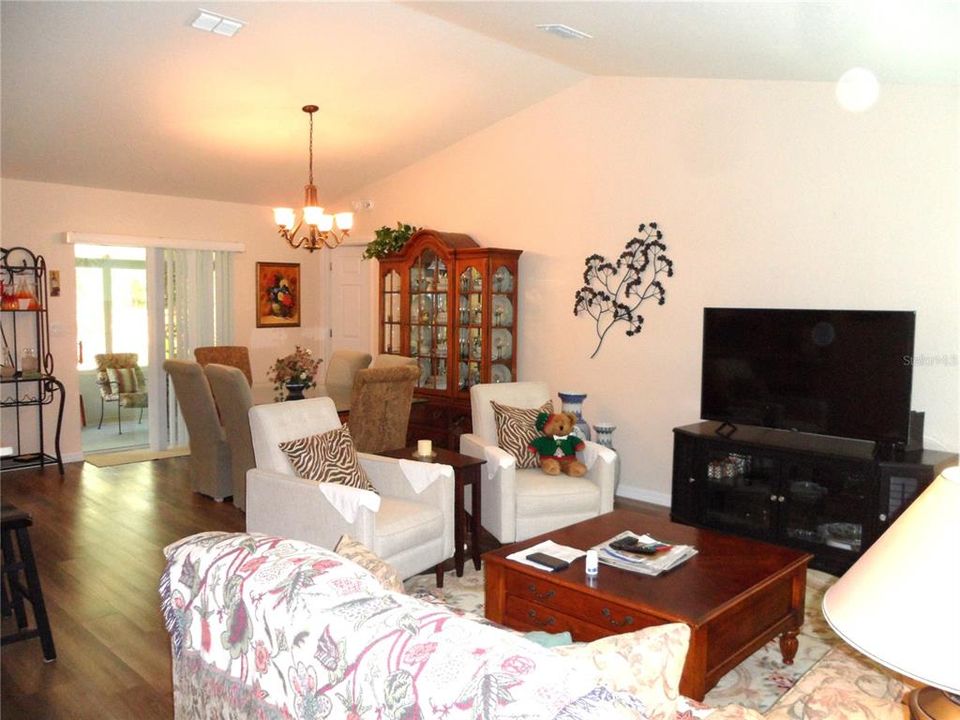 待售: $334,900 (3 贝兹, 2 浴室, 1693 平方英尺)