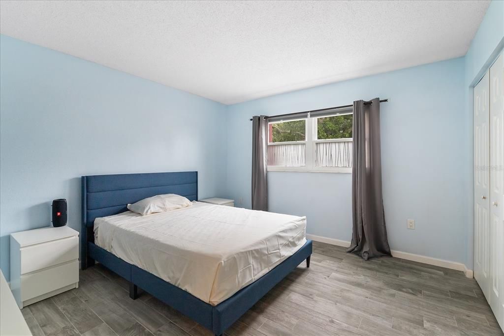 For Sale: $129,000 (2 beds, 1 baths, 905 Square Feet)