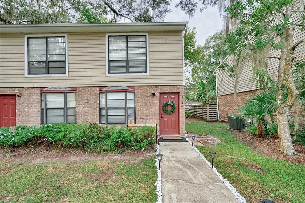 待售: $215,000 (2 贝兹, 2 浴室, 1016 平方英尺)