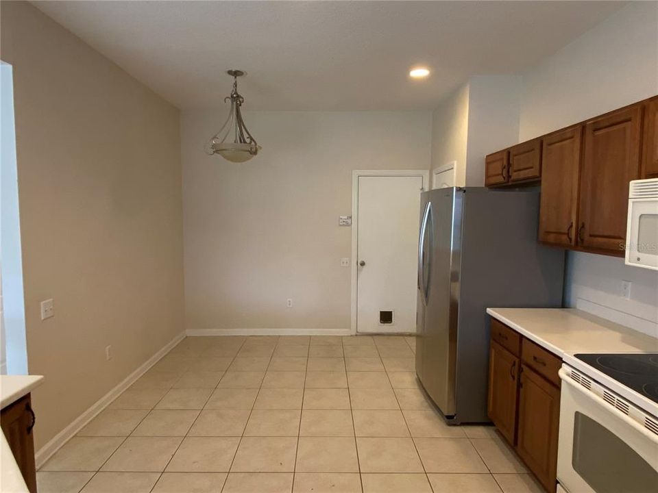 For Rent: $2,300 (3 beds, 2 baths, 1845 Square Feet)