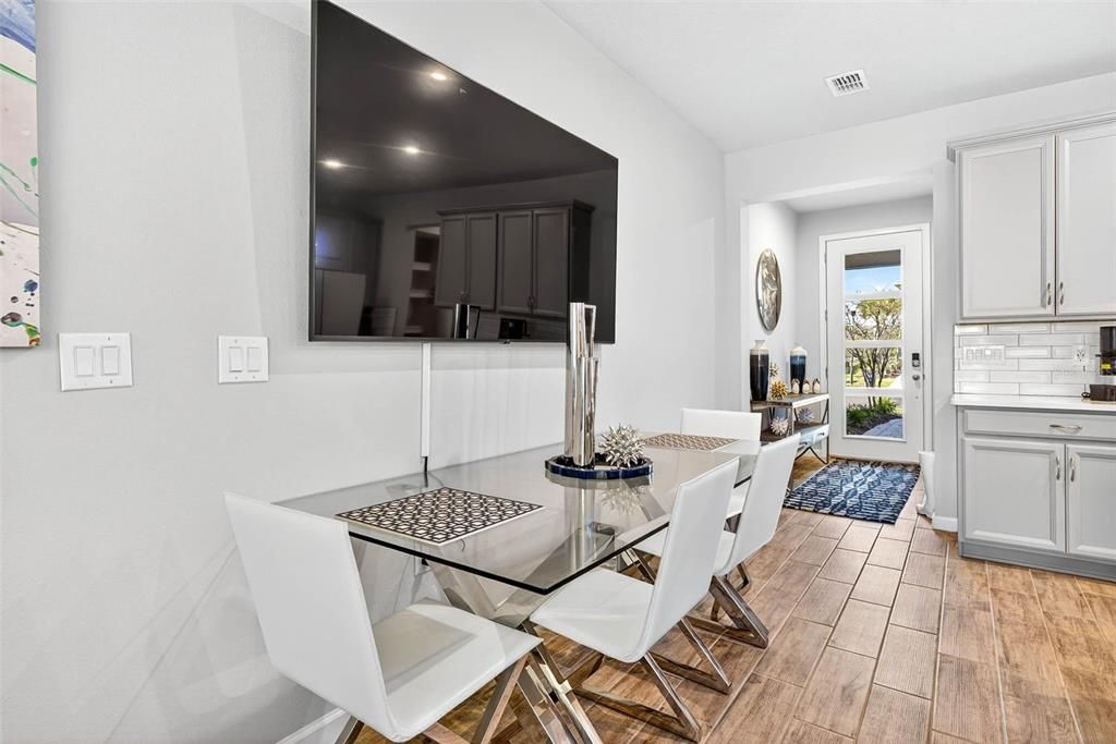 For Sale: $330,000 (3 beds, 2 baths, 1680 Square Feet)