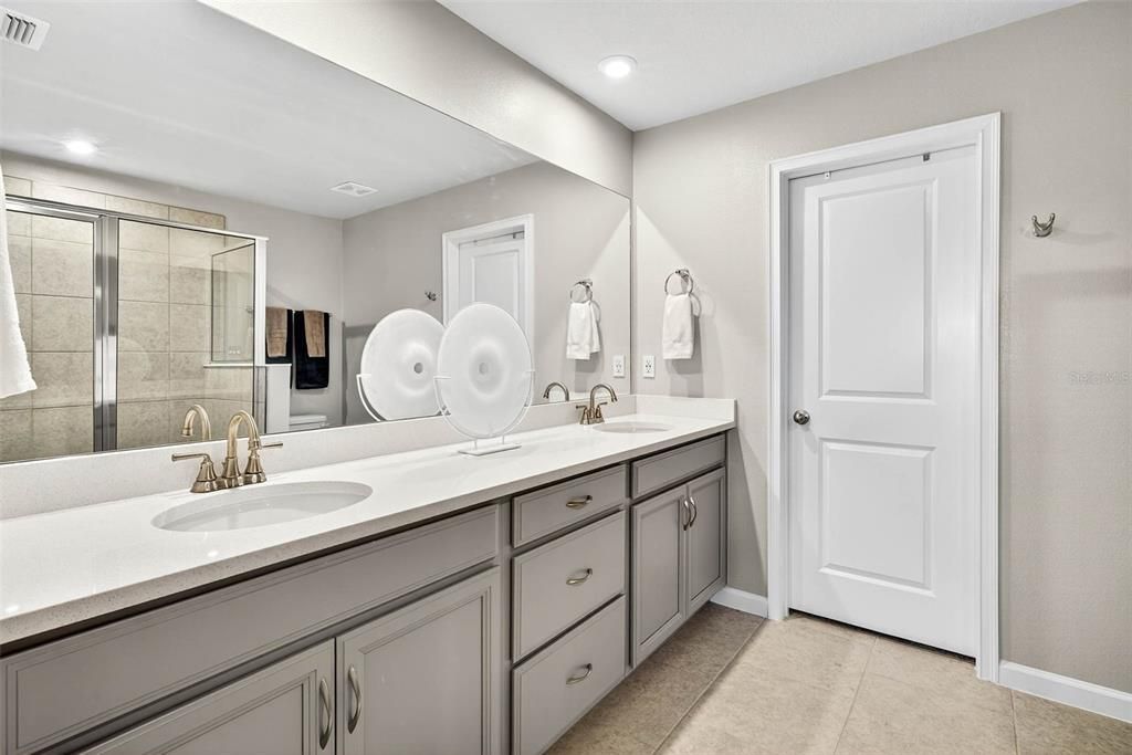 For Sale: $330,000 (3 beds, 2 baths, 1680 Square Feet)