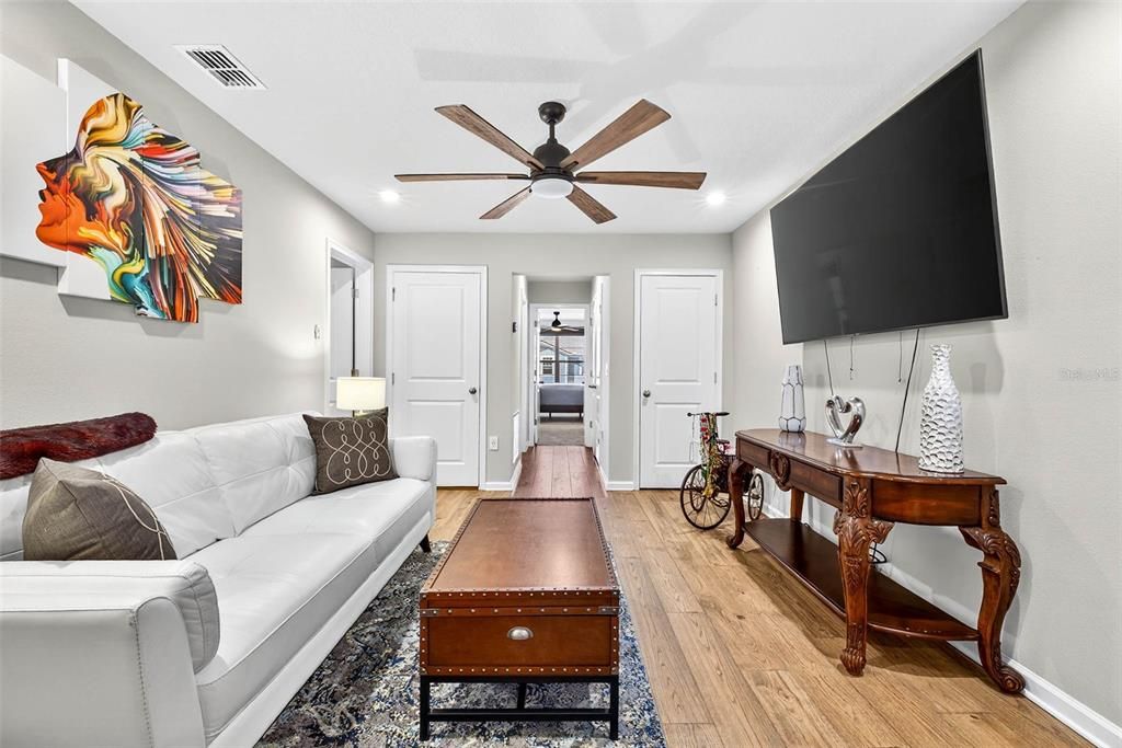 For Sale: $330,000 (3 beds, 2 baths, 1680 Square Feet)