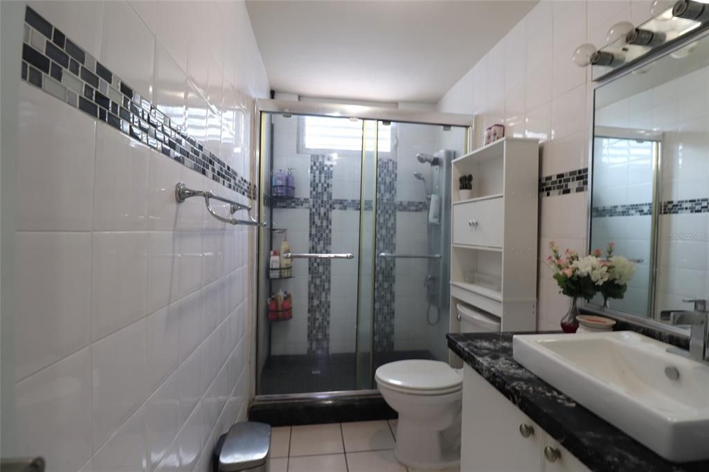 En Venta: $480,000 (3 camas, 2 baños, 2064 Pies cuadrados)